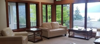 Luxury House with wrap around deck on Mt. Dewey