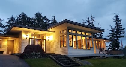 Luxury House with wrap around deck on Mt. Dewey