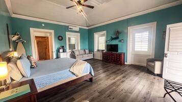 Luxury Studio Suite | 2 bedrooms, individually decorated, individually furnished