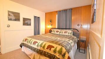 3 bedrooms, iron/ironing board, free WiFi, bed sheets