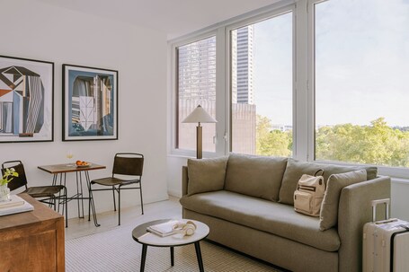 Sonder Battery Park - Image 31
