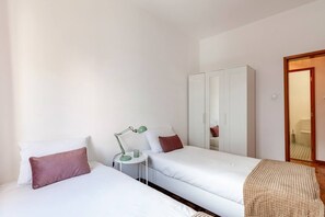3 bedrooms, iron/ironing board, travel cot, free WiFi - Casa com 3 Quartos , Central em Chaves (Chaves)