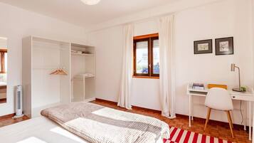 3 bedrooms, iron/ironing board, travel cot, free WiFi