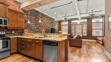 Fridge, microwave, oven, stovetop