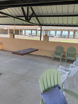 Gazebo - Executive Inn and Suites (Mission)