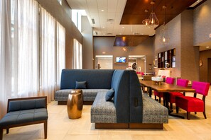 Lobby - Hampton Inn & Suites Aurora South Denver (Aurora)