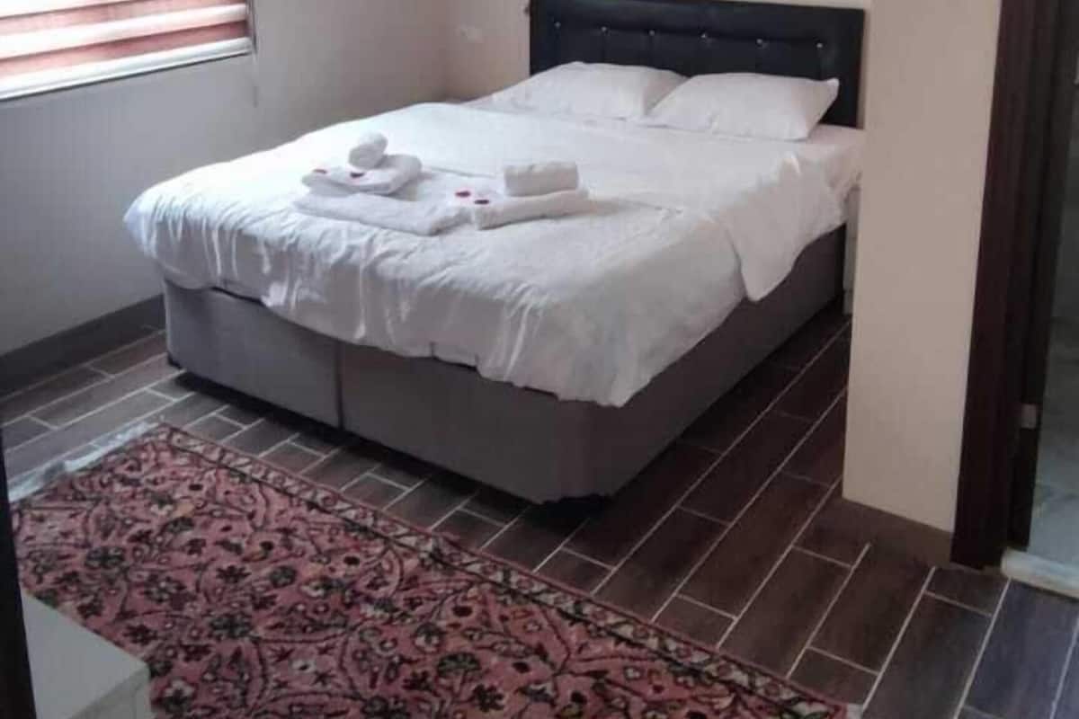 Egyptian cotton sheets, premium bedding, individually decorated