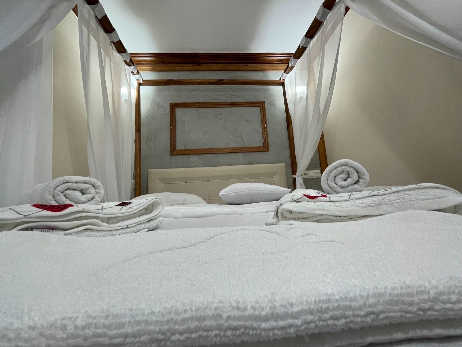 Egyptian cotton sheets, premium bedding, individually decorated