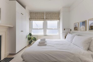 3 bedrooms, iron/ironing board, internet, bed sheets