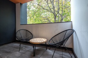 Unclassified image, 3 of 17, button