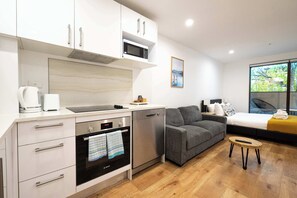 1 bedroom, iron/ironing board, internet, bed sheets