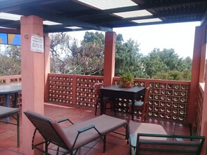 Outdoor dining - 2-level apartment with Mirador (Panajachel)