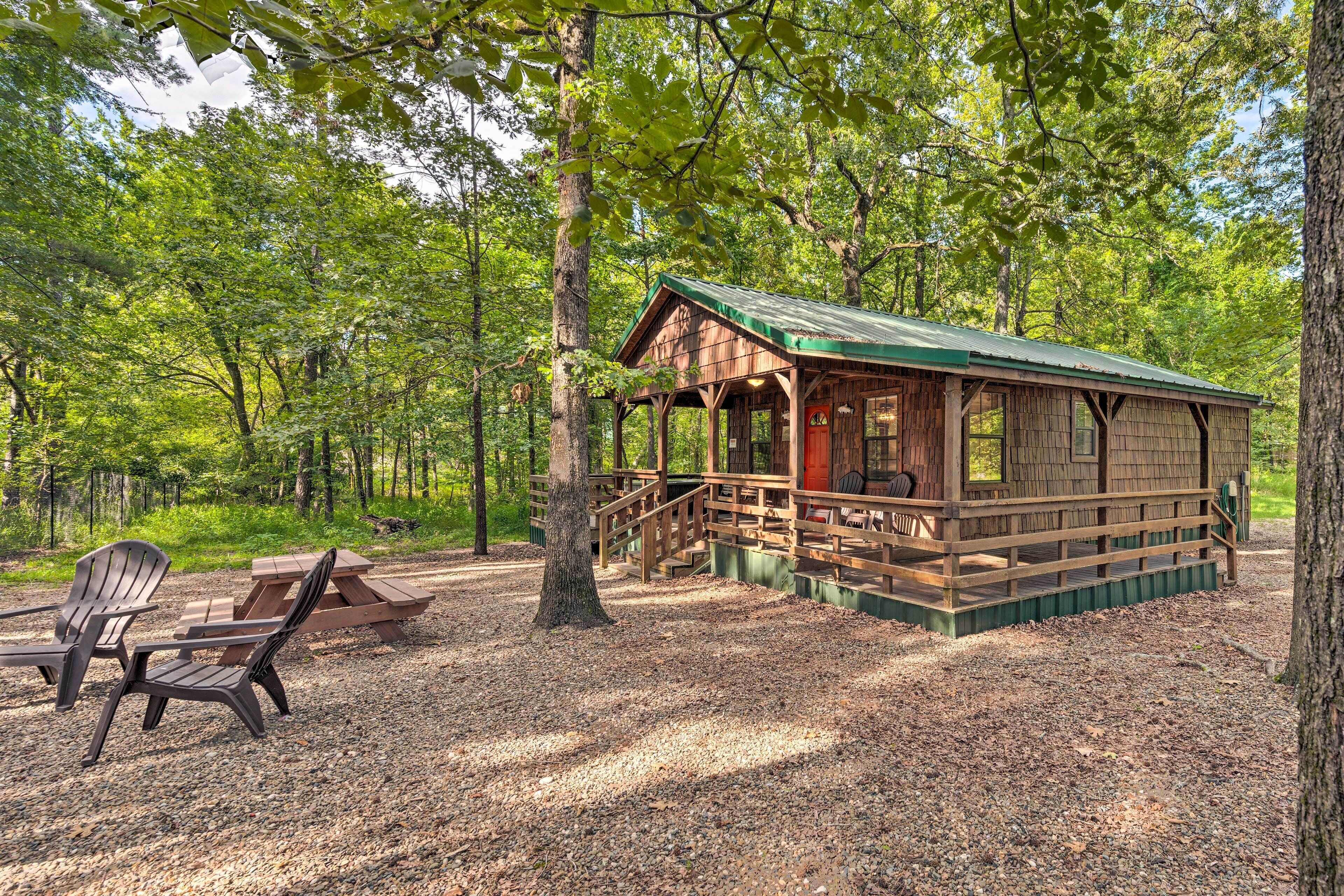 Broken Bow Bungalow - Relaxed Retreat with Deck!