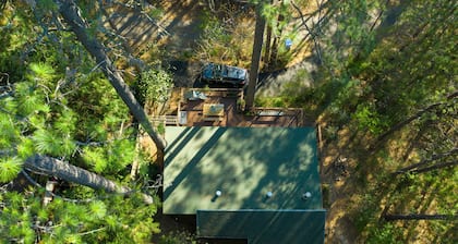 Loch Lomond Cabin w/ Hot Tub, Near Wineries!