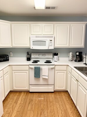 Fridge, microwave, oven, stovetop - Cozy 3BR 2 BA Condo on True Blue Golf Resort in Pawleys Island (Pawleys Island)