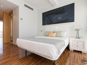 2 chambres, fer et planche à repasser, accès Internet, draps fournis