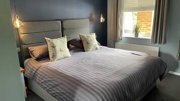 Executive Suite | 1 bedroom, individually furnished, laptop workspace, soundproofing