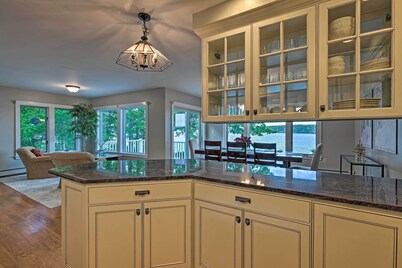 Lovely Waterfront Owls Head Home w/ Own Beach