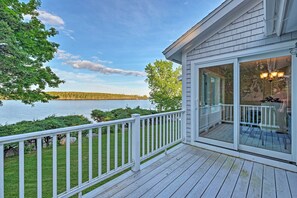 Terrace/patio - Lovely Waterfront Owls Head Home w/ Own Beach (Owls Head)