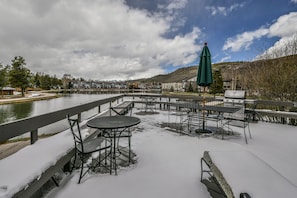 Design Condo, 2 Bedrooms, Pool Access, Mountain View (Decatur 1813) | Exterior