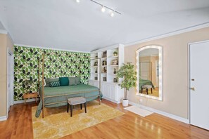 4 bedrooms, desk, iron/ironing board, travel cot