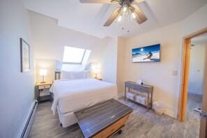 Design Condo, 2 Bedrooms, Fireplace, Resort View (Silver Mill 8307) | 2 bedrooms, individually decorated, individually furnished - Silver Mill 8307 (Keystone)