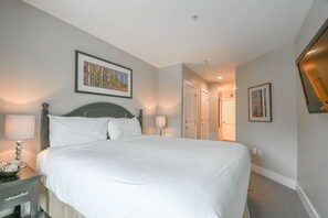 尊贵公寓式客房, 2 间卧室, 阳台, 度假村景观 (Red Hawk Lodge 2295) | 2 多间卧室、特色装修、特色家居、笔记本电脑工作区