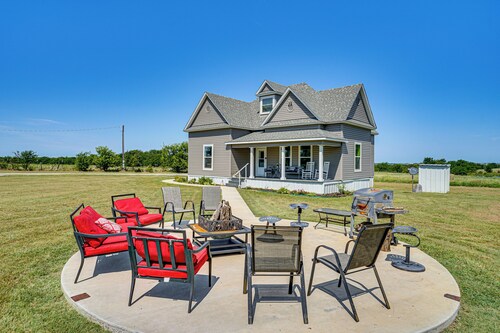 Decatur Farmhouse Getaway w/ Deck & Backyard