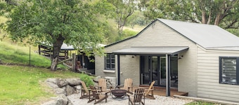 The River Cottage - Idyllic river side cottage