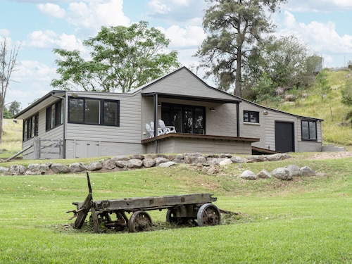 The River Cottage - Idyllic river side cottage