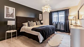 6 camere, una scrivania, ferro/asse da stiro, culla da viaggio