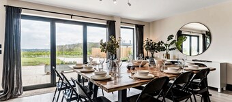 Large 6 bedroom luxury holiday home in the Cotswolds with a hot tub - Folly View