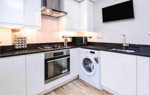 Fridge, microwave - 3 Bedroom Deep Cleaned House (London)