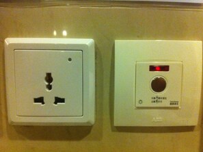 Quartos à prova de som, Wi-Fi de cortesia, roupa de cama