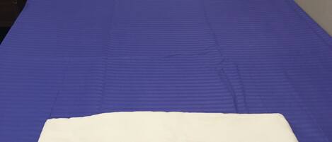 Quadruple Room | Soundproofing, free WiFi, bed sheets