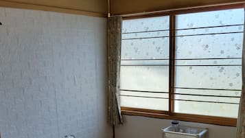 Habitación triple, para no fumadores (1) | Escritorio y wifi gratis