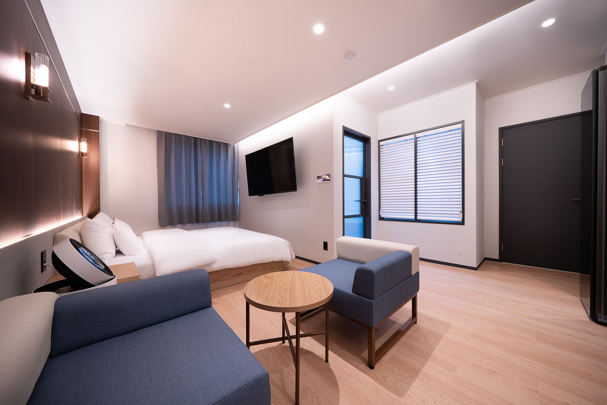 suite room | premium bedding, memory-foam beds, free wifi, bed sheets