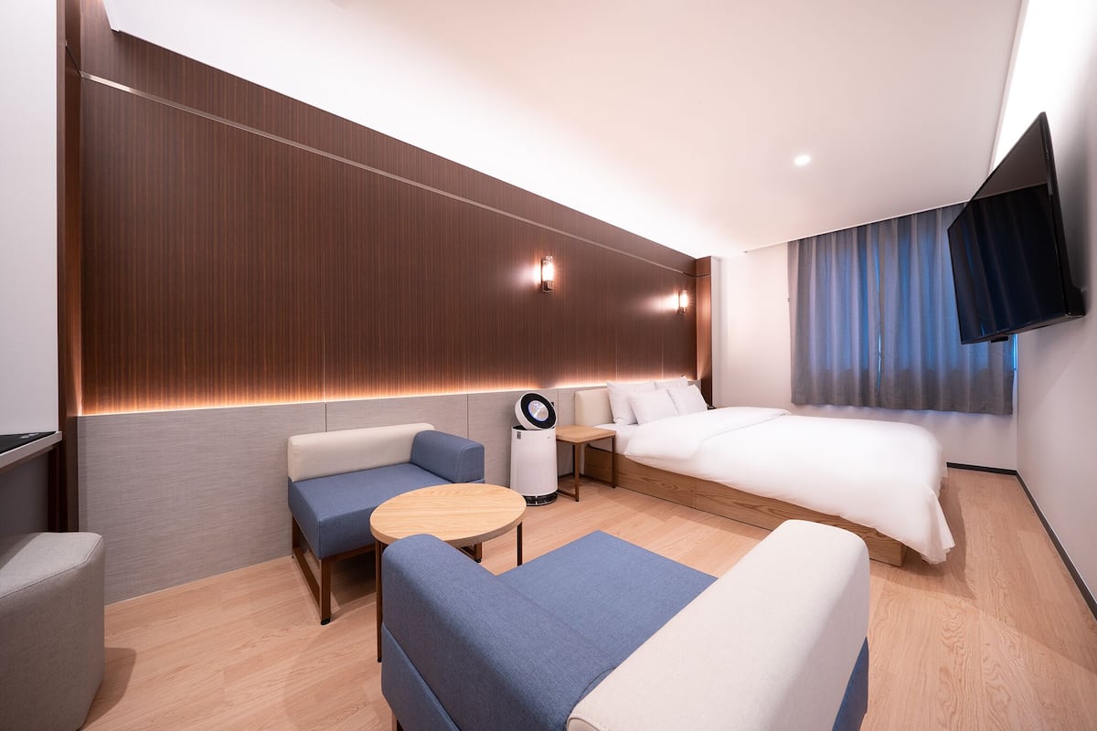Suite Room | Luxe beddengoed, bedden met traagschuimmatras, gratis wifi, beddengoed
