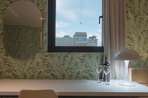 Deluxe Room | Premium bedding, desk, laptop workspace, soundproofing - Goyo37 Hotel Osan by Aank (Osan)