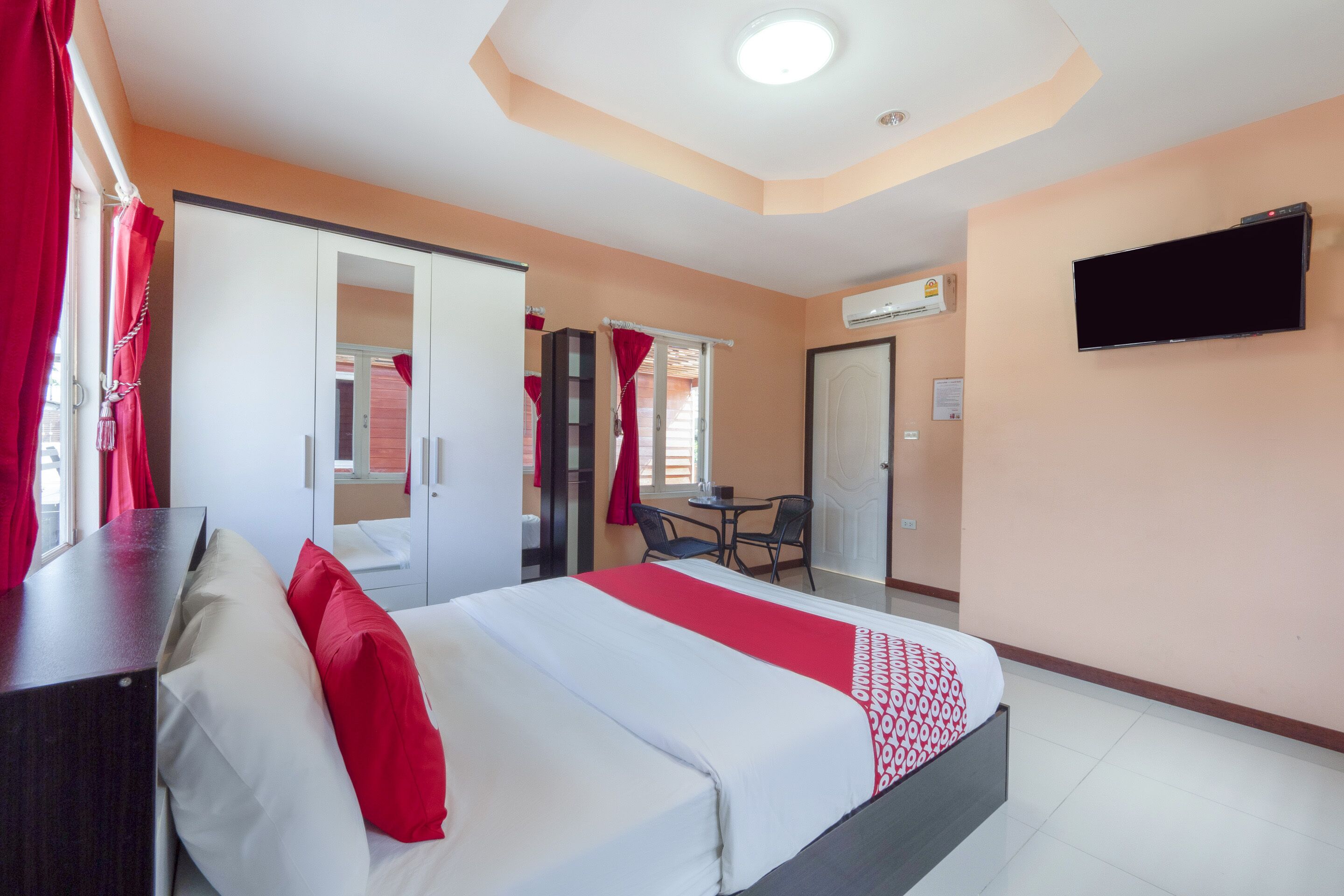 Standard Double Room | Free WiFi, bed sheets