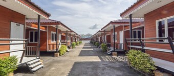 OYO 1166 Train Way Resort