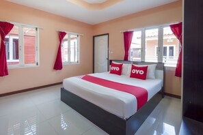 Standard Double Room | Free WiFi, bed sheets - OYO 1166 Train Way Resort (Si Racha)
