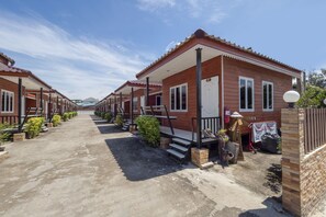 Exterior - OYO 1166 Train Way Resort (Si Racha)
