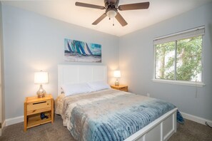 2 bedrooms, iron/ironing board, free WiFi, bed sheets