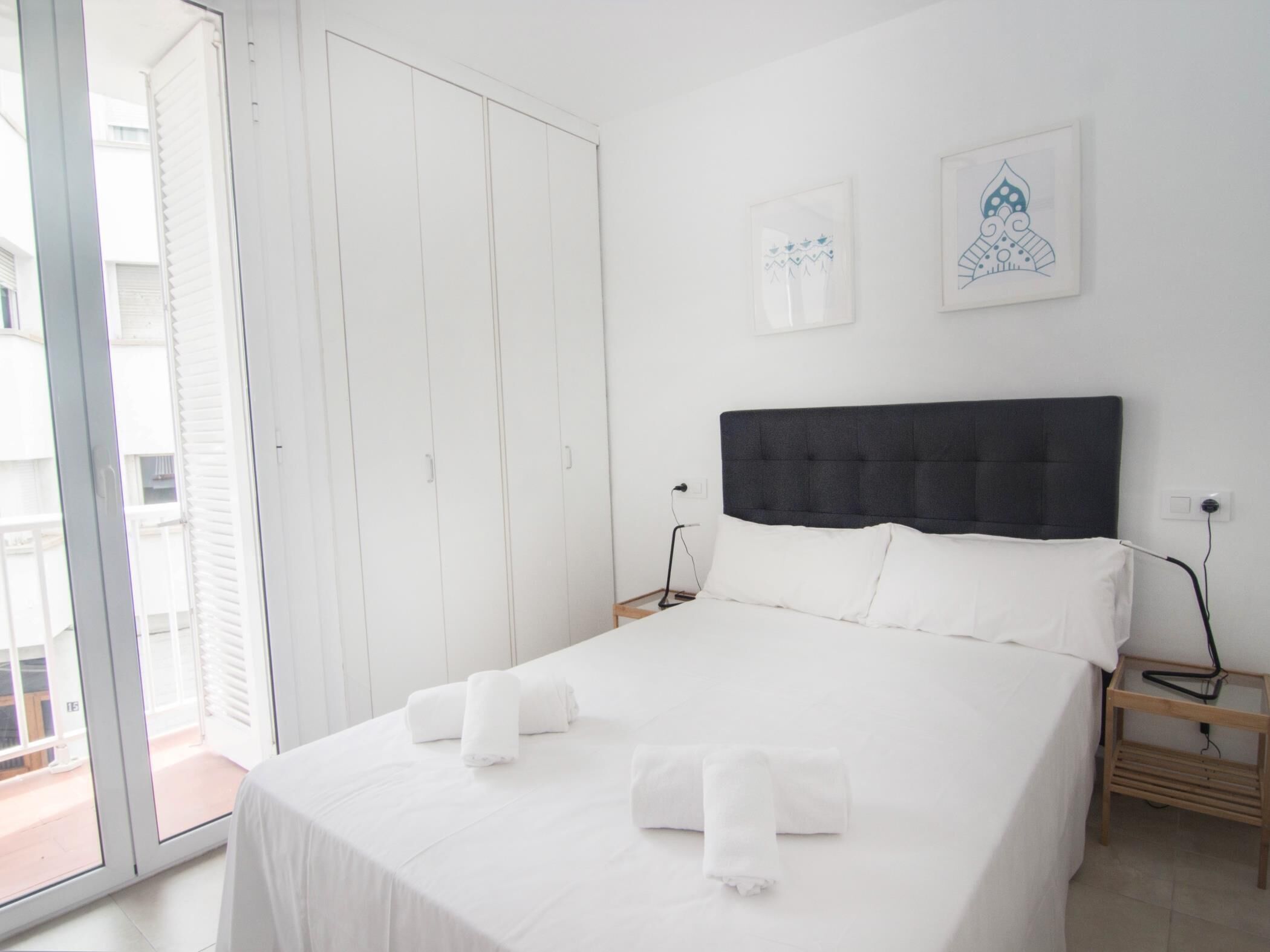 4 dormitorios, tabla de planchar con plancha, Internet y ropa de cama