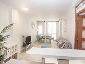TV - MANDALA BY BLAUSITGES Centric apartment, modern and close to the beach (SITGES)