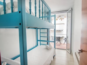 4 chambres, fer et planche Ă repasser, accĂšs Internet, draps fournis