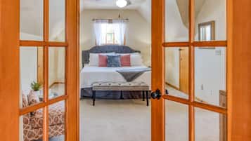 2 bedrooms, desk, iron/ironing board, free WiFi