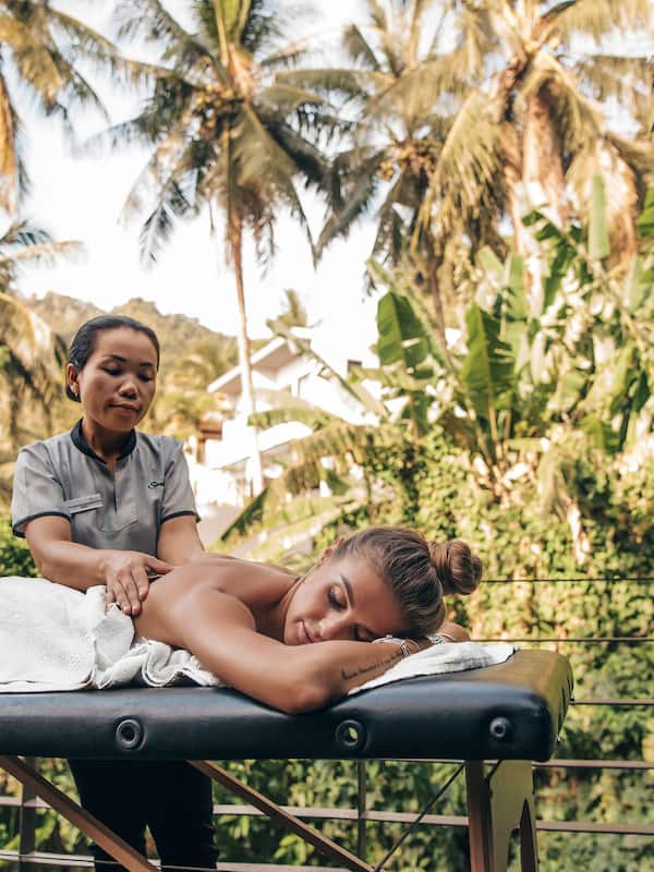 Couples treatment room(s), sauna, steam room, body treatments