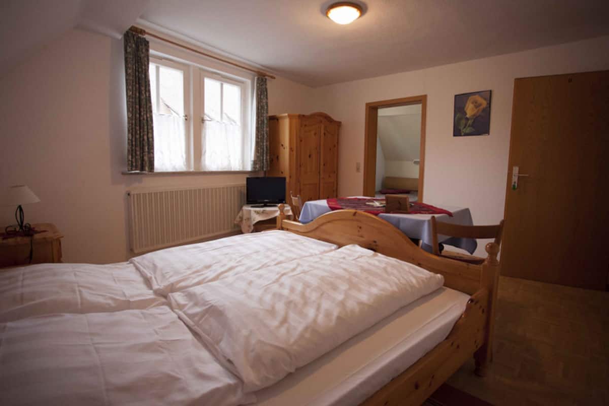 Kamer | Gratis babybedden, gratis wifi, beddengoed
